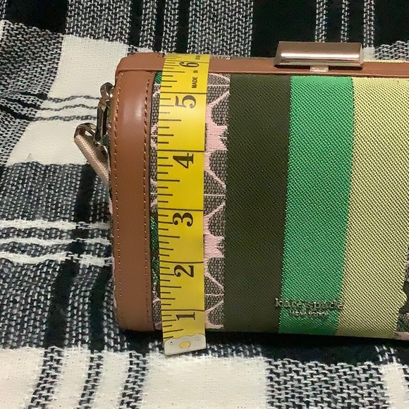 Kate Spade flower jacquard bijou cherry green stripe crossbody - Picture 9 of 10